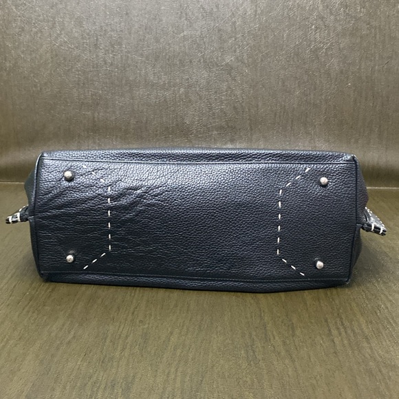 BCBGMaxAzria Black Pebbled Leather Handbag /Purse/with Gorgeous Stitching - Picture 6 of 16